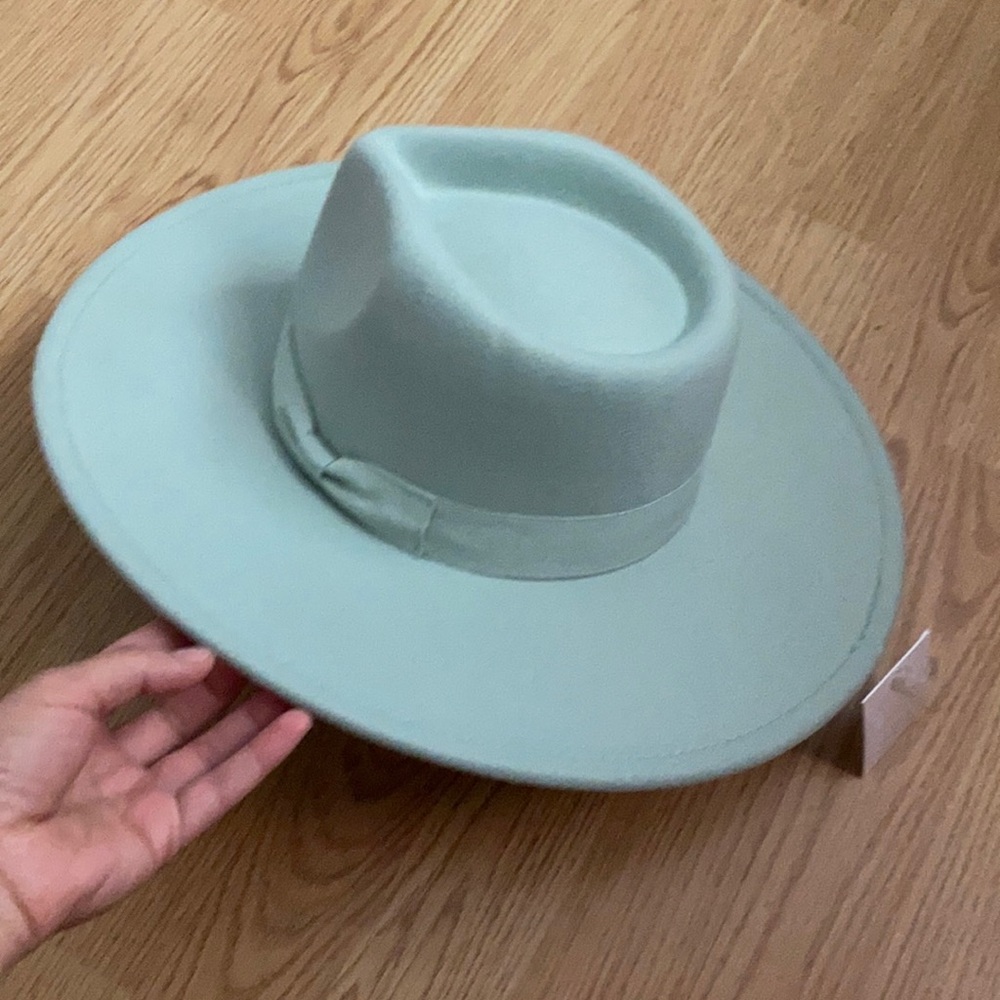 Brand new forever 21 hat